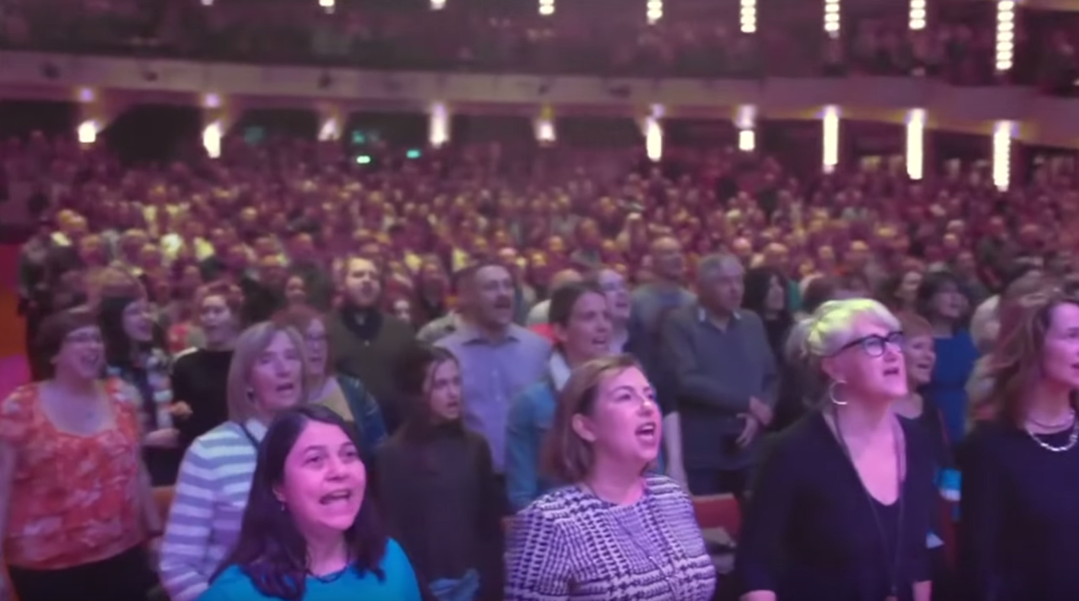 2100 singers take over music hall with majestic ‘Dancing Queen’ performance