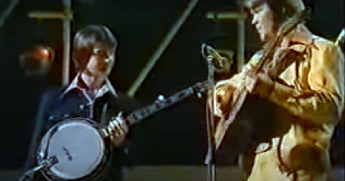 Glen Campbell and Carl Jackson play stunning banjo duet live