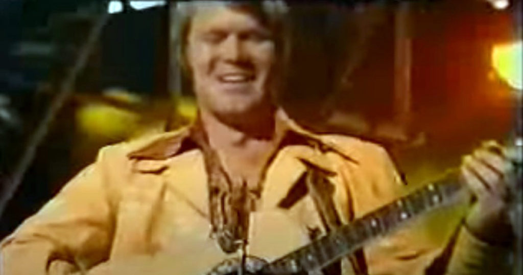 Glen Campbell and Carl Jackson play stunning banjo duet live
