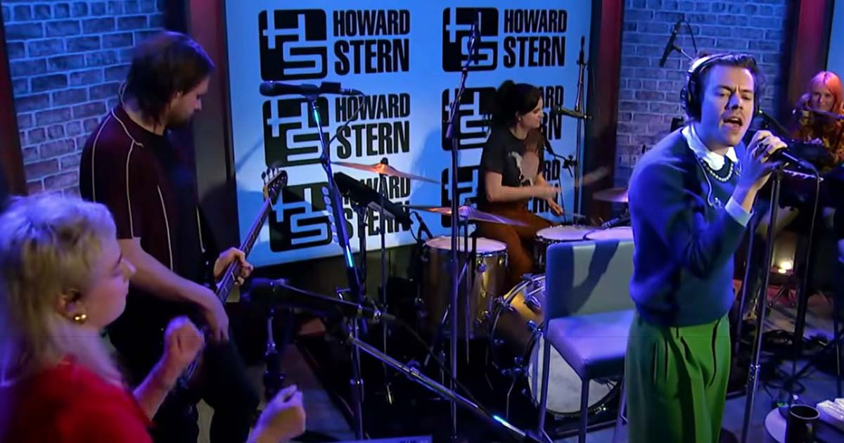 Harry Styles performs a perfect live cover of Peter Gabriel’s “Sledgehammer”