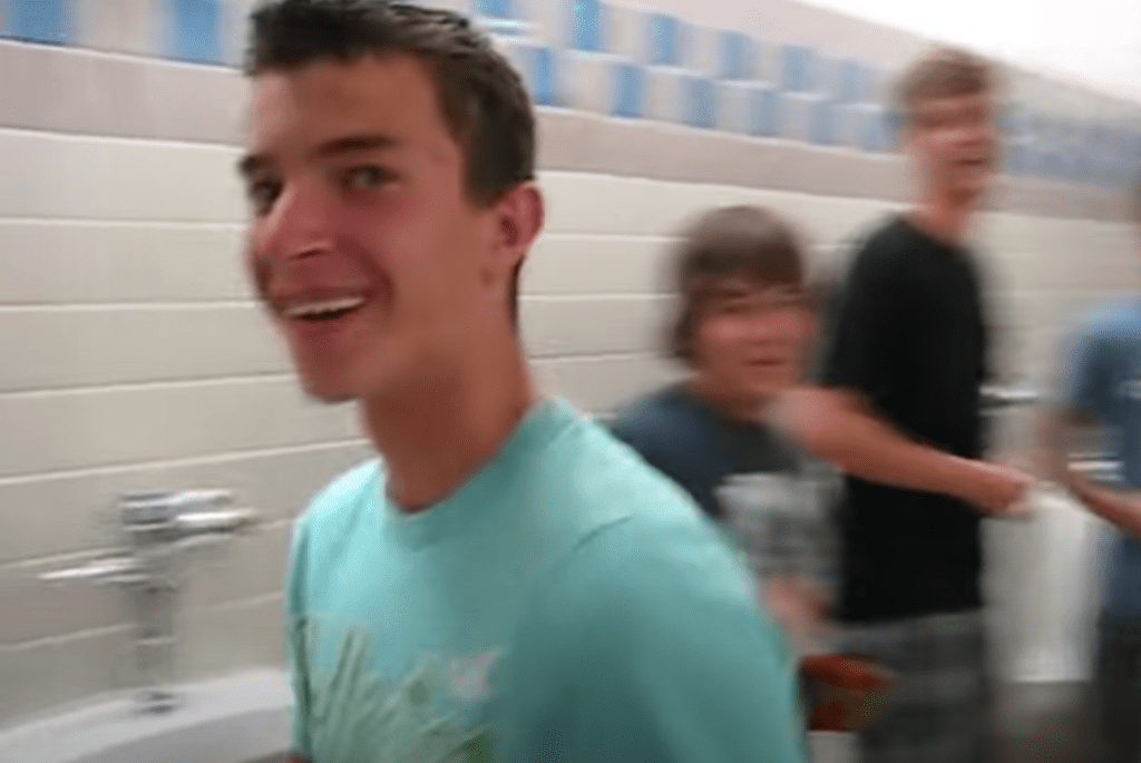 Boys’ choir gathers in bathroom to sing perfect acappella to Billy Joel