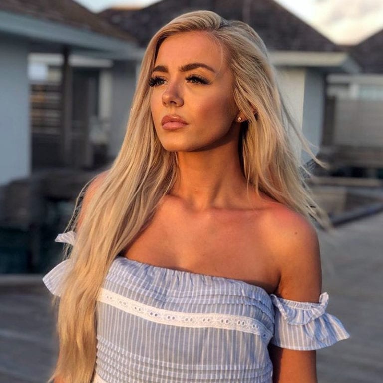 Performer Samantha Harvey does incredibly emotional cover of Ed Sheeran