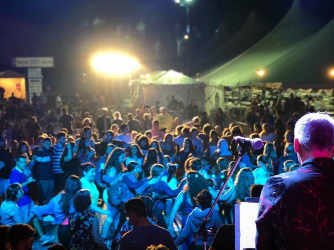Traditional Canadian street fair uses fun flash mob to celebrate Greek