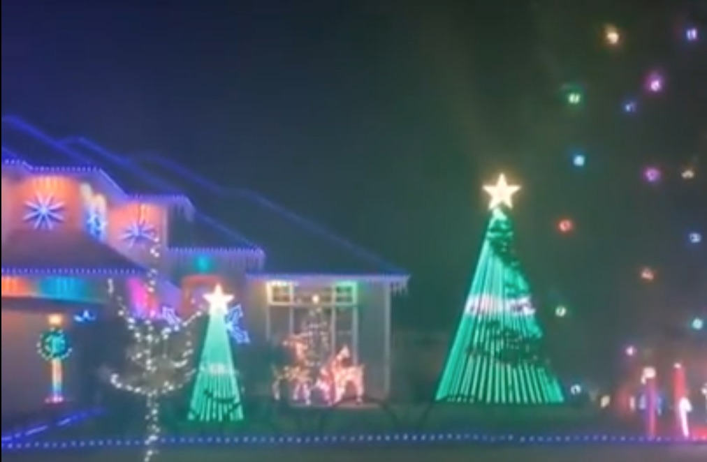 Christmas light display gives neighbors something to laugh about when