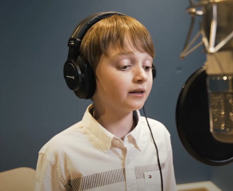 12yearold's angelic cover of "Empty Chairs At Empty Tables" from Les