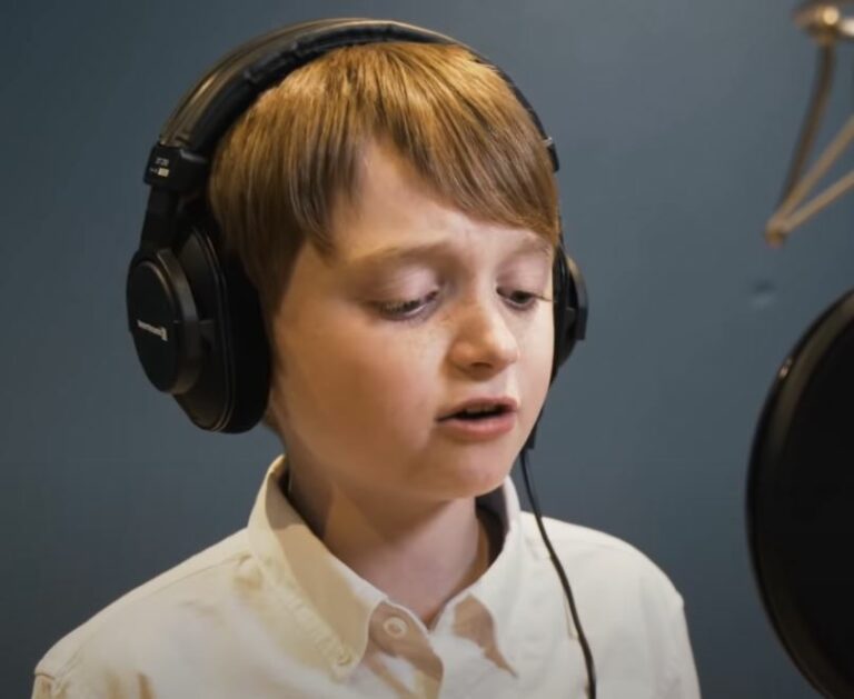 12yearold's angelic cover of "Empty Chairs At Empty Tables" from Les